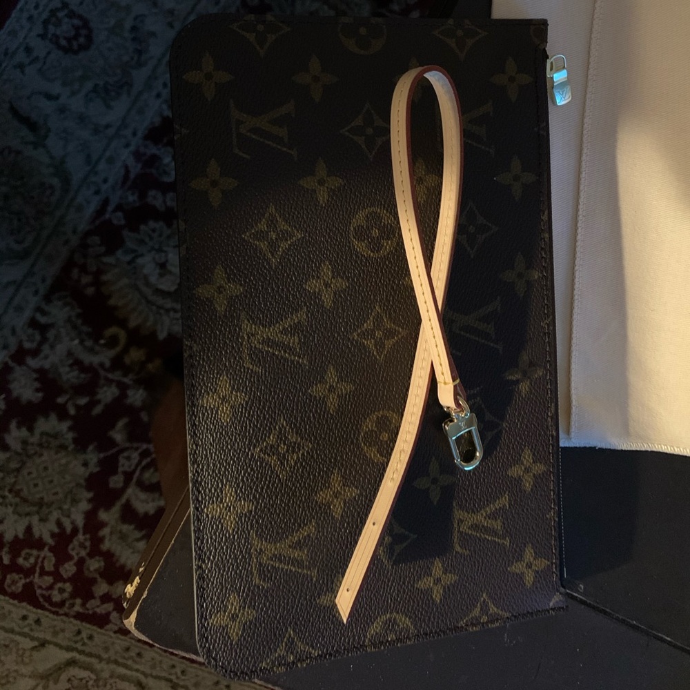 Neverfull MM (Pouch, Strap, Dust Cover & Box)